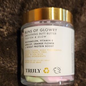 TRULY Buns of Glowry Smoothing Butt Butter - Gold and White